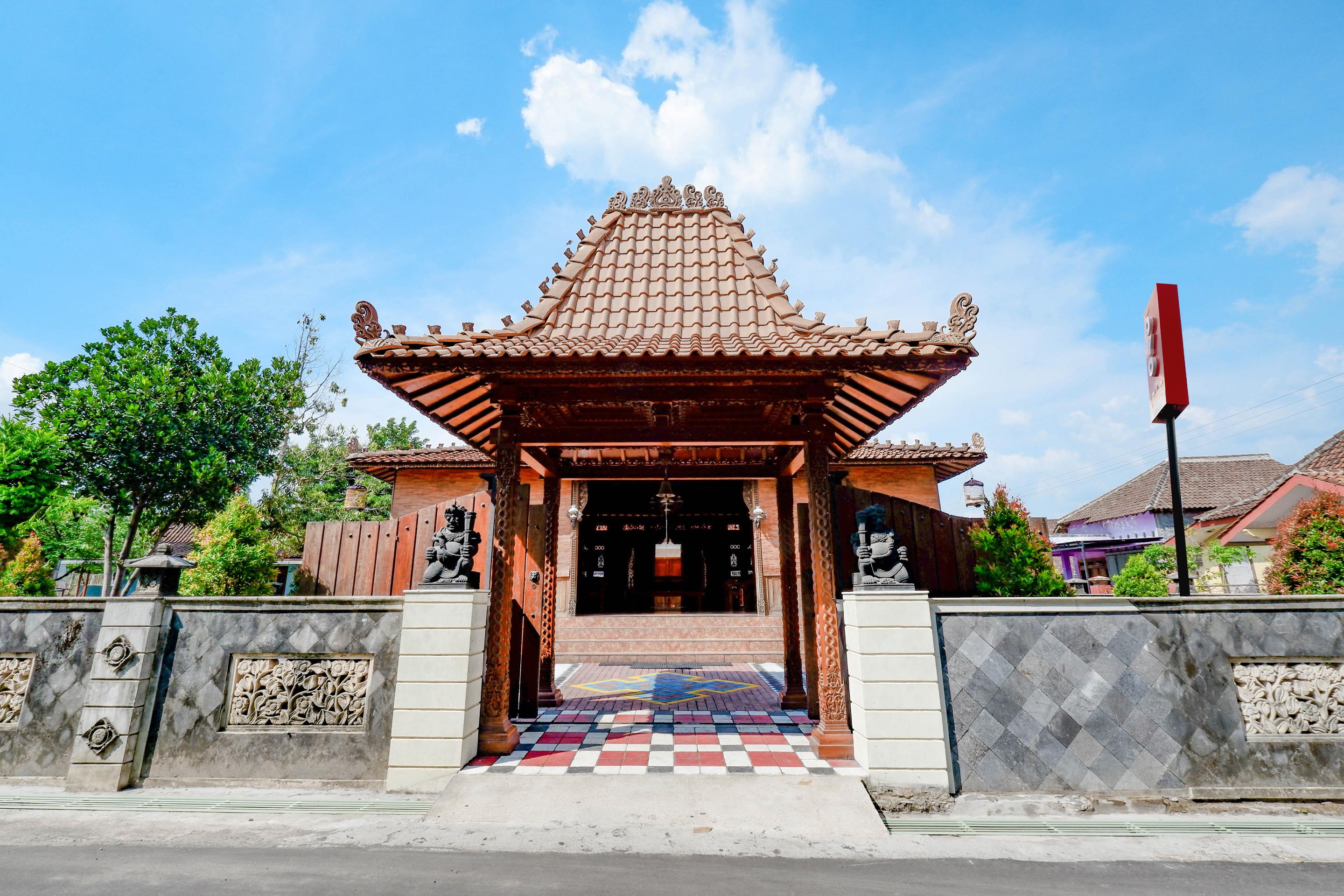 Oyo 2327 Pagsis Village Klaten Esterno foto