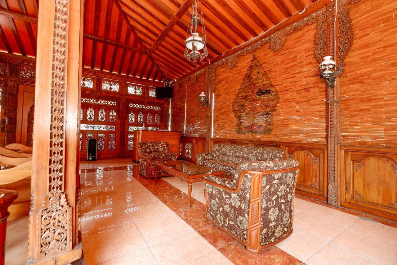 Oyo 2327 Pagsis Village Klaten Esterno foto